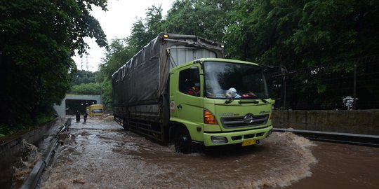 Update Titik Genangan Jalan Tol Pukul 10.00 WIB