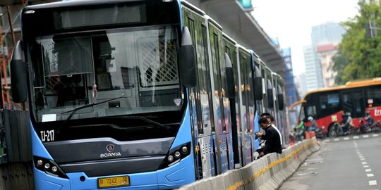 Jalur Tergenang, Transjakarta Hentikan Sementara Perjalanan Sejumlah Koridor