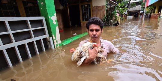 Banjir Dua Meter Rendam Permukiman di Pondok Labu