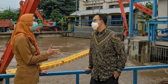 Anies Sebut Kiriman Air Kali Krukut Penyebab Banjir Kemang dan Jl Sudirman