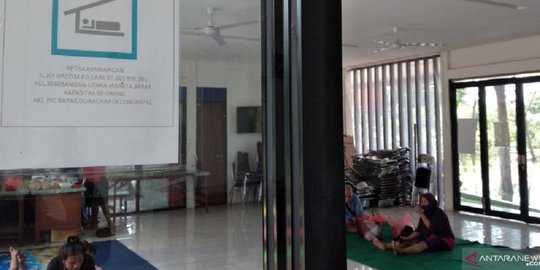 6 RW di Kembangan Utara Banjir, Warga Mengungsi ke Kantor Kelurahan hingga RPTRA