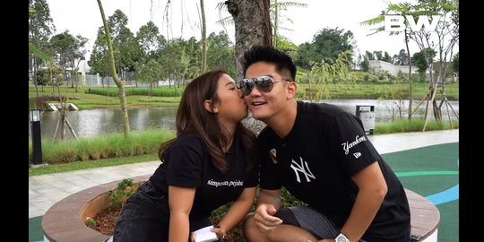 Ini Deretan Artis Ganteng yang Enak Dicium Pipinya oleh Kiky Saputri