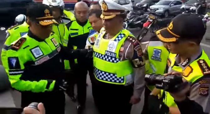 jenderal polisi tusuk tusuk perwira polri