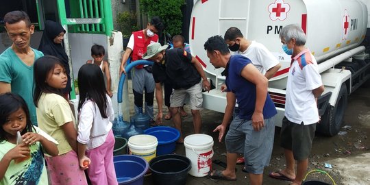 Korban Banjir di Tangerang Butuh Air Bersih