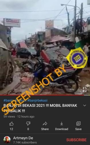 tangkapan layar video mobil terbalik di bekasi