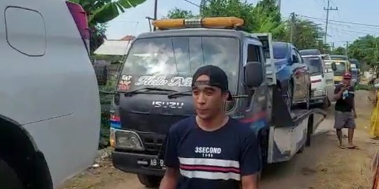 Para Miliarder di Tuban Belum Bisa Nyetir, Mobil Baru Dibeli Alami Kecelakaan