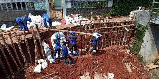 Banjir Sebabkan 11 Lokasi Longsor di Jakarta Timur