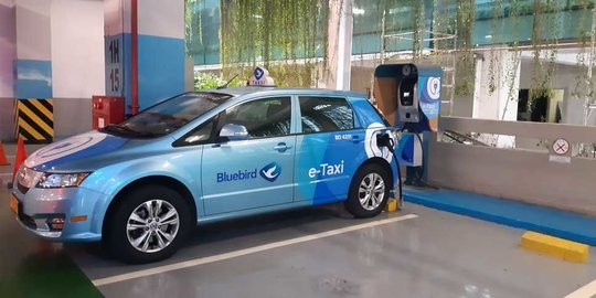 bangun ekosistem mobil listrik
