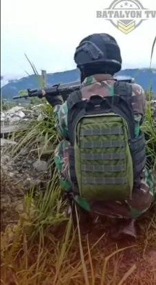 aksi prajurit tni tembaki kkb