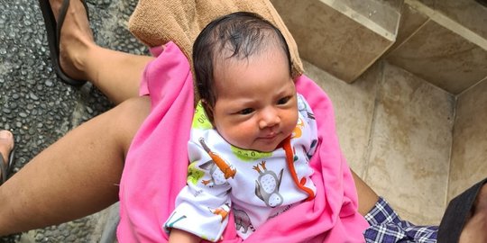 Ibu di Denpasar Buang Bayi Cantik dalam Kardus karena Stres