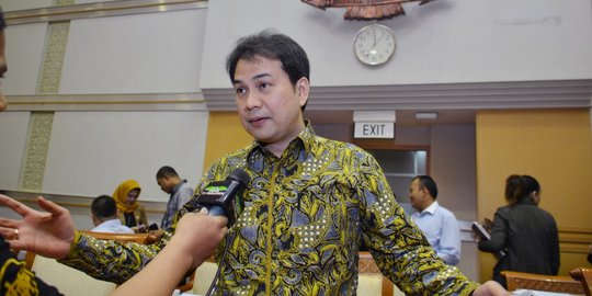 DPR Dukung Pemerintah Pangkas Cuti Bersama 2021 Demi Tekan Kasus Covid-19