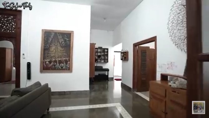 rumah hanung bramantyo dan zaskia adya mecca di yogya