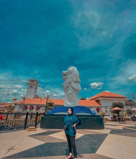 replika patung merlion singapura di kawasan pahlawan street center kota madiun