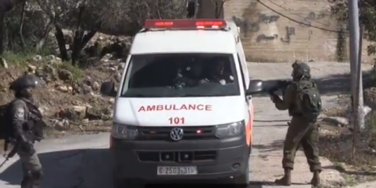 Jarang Tersorot, Aksi Keji Tentara Israel Serang Pasien Palestina di Dalam Ambulans