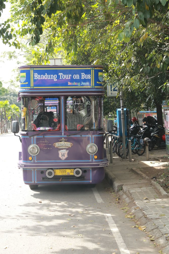 bandung tour on bus