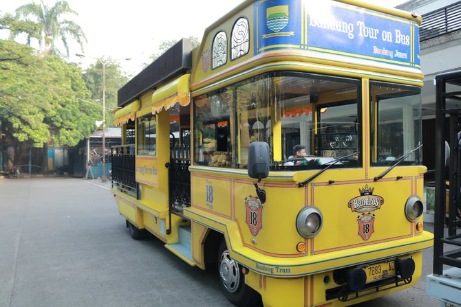 bandung tour on bus