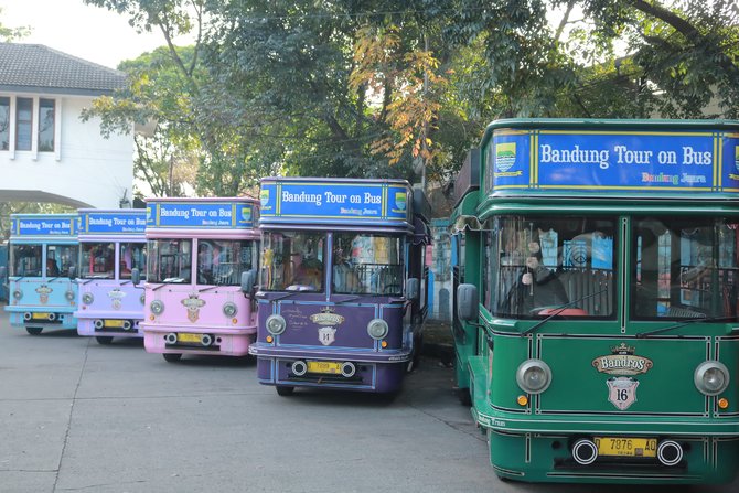 bandung tour on bus