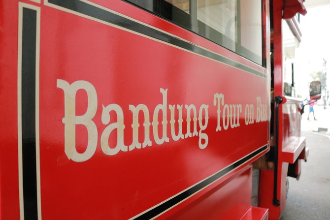 bandung tour on bus