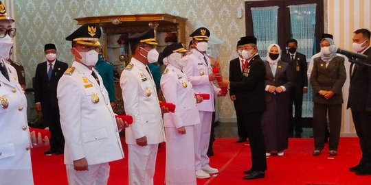 Lantik 3 Kepala Daerah di Sulbar, Gubernur Ali Baal Ajak Warga Kembali Bersatu