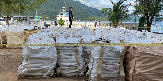 Polisi Amankan 150 Ton Material Hasil Penambangan Ilegal di Aceh Selatan