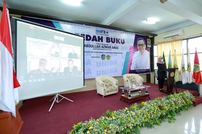 bedah buku karya abdullah azwar anas di kampus universitas banyuwangi