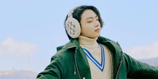 Jungkook BTS Salting Rekaman Berisi Pesan Manis Untuk RM Didengarkan Para Member