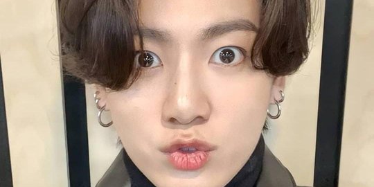 Cara Unik Jungkook BTS Menyantap Es Krim, Ditiup Dulu Sebelum Dicicipi