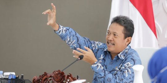 Menteri Trenggono Larang Ekspor Benih Lobster