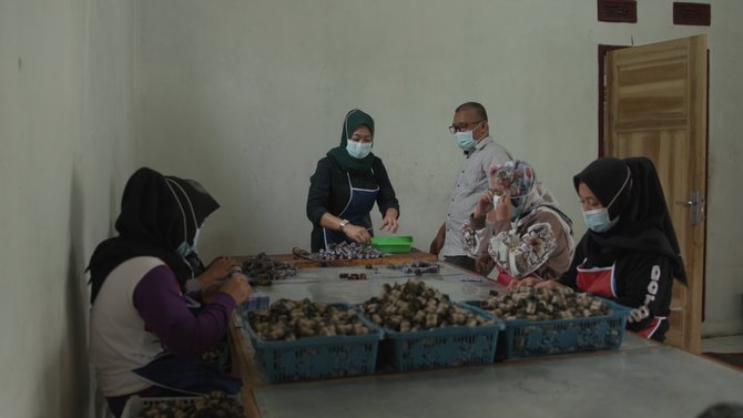 usaha pembuatan dodol garut