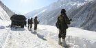 Penjagaan Ketat Zona Demiliterisasi India di Sepanjang Himalaya
