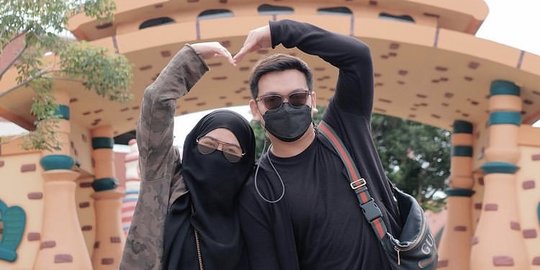 Tak Kunjung Hamil, 5 Artis Ini Pernah Minta Suami Nikah Lagi