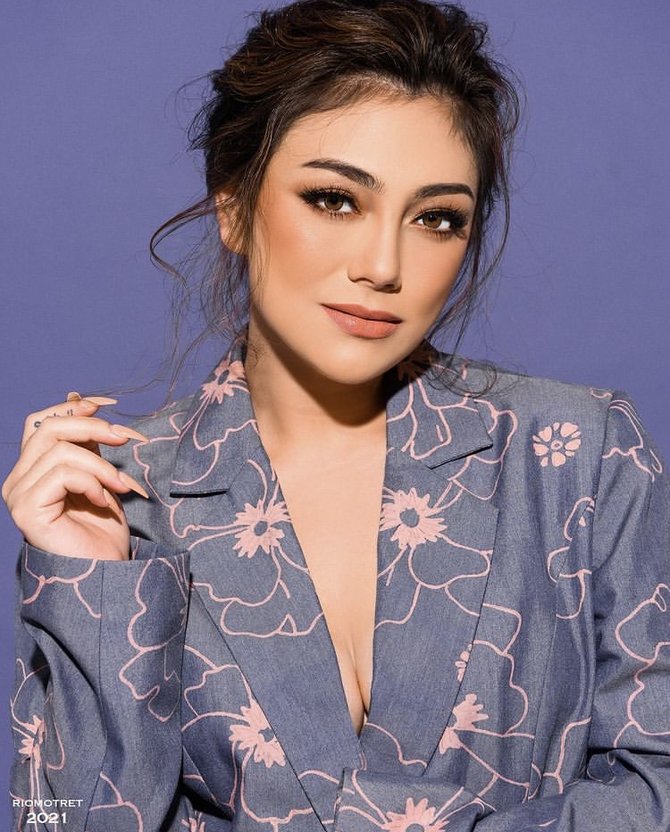 adu cantik seleb tanah air blasteran italia