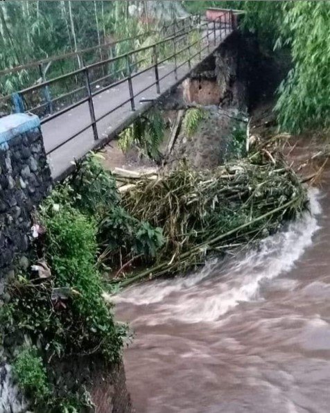 banjir lahar dingin gunung semeru di lumajang