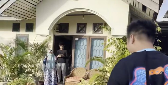 jauh dari kesan mewah intip potret rumah youtuber fiki naki