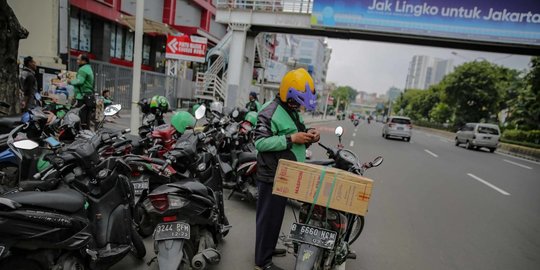 ada ppkm, bps catat mobilitas masyarakat februari turun 23 persen