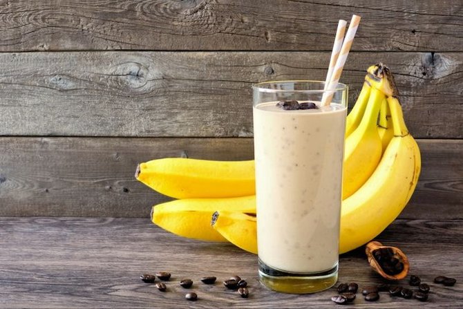 ilustrasi banana smoothies