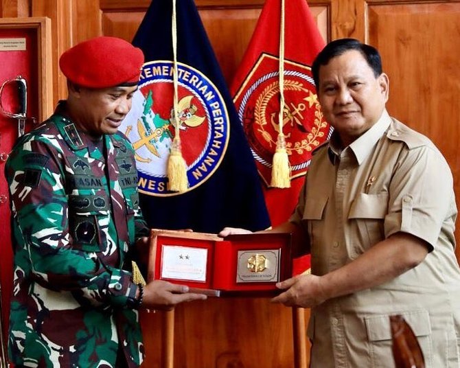 momen pertemuan danjen kopassus dengan menhan