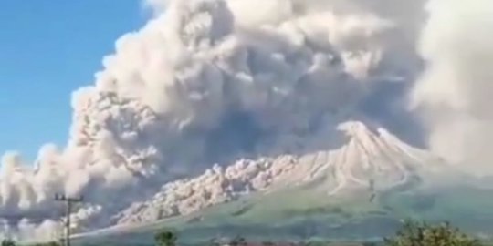 Semburkan Awan Panas 2 Kilometer, Ini Video Viral Penampakan Gunung Sinabung