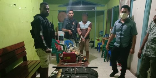 Tangkap DPO, Polisi Amankan Tiga Senjata Api Jenis M16 di Merauke