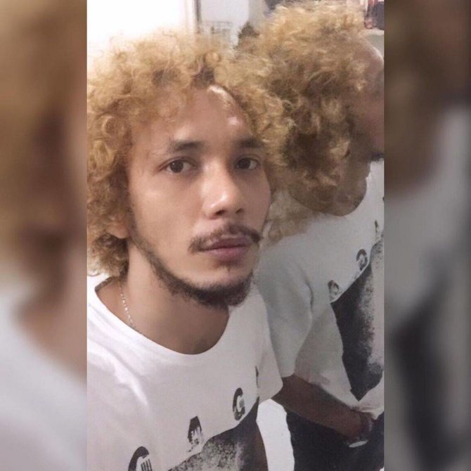 bikin pangling intip penampilan terbaru norman kamaru dengan rambut pirang