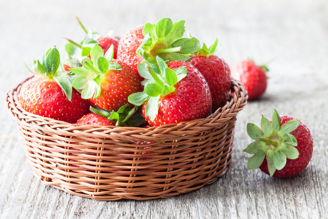 8 Manfaat Buah Strawberry untuk Kesehatan dan Kecantikan, Kaya Nutrisi ...