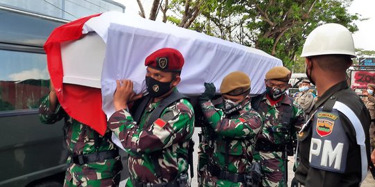 Jenazah Prajurit TNI Korban Baku Tembak dengan Teroris MIT Dimakamkan di Pekanbaru