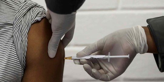 3,2 Juta Lansia di Jateng Jadi Prioritas Vaksinasi Bersama Pelayan Publik
