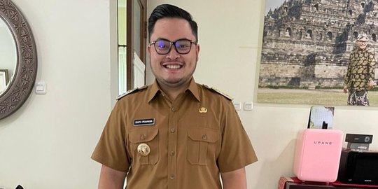 Pramono Anung Ngaku Aneh Lihat Anaknya Berseragam Bupati, Ini Potretnya