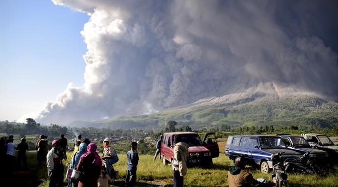 warga diminta tinggalkan zona merah kabar terbaru pasca erupsi gunung sinabung