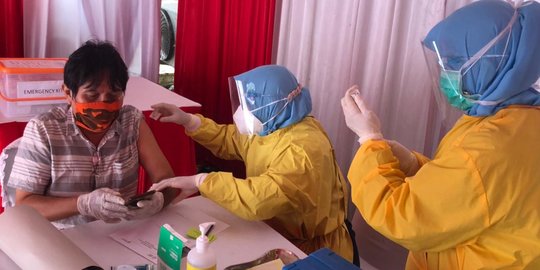 Divaksinasi Covid-19, Pria Bertato di Palembang Mengaku Takut Jarum Suntik