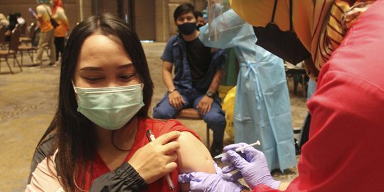 Ada Vaksinasi Gotong Royong, Ekonomi RI Kuartal II 2021 Bisa Kembali Positif