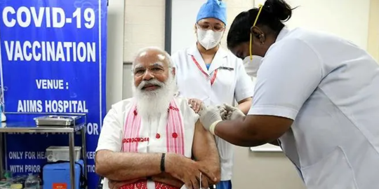 Menteri India Lebih Memilih Vaksin Covid-19 Buatan Dalam Negeri Daripada AstraZeneca