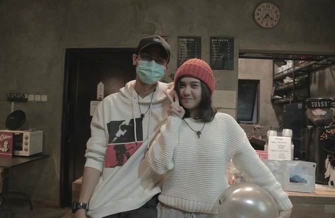 momen kebersamaan ziva magnola dan sang kekasih yang berprofesi pilot