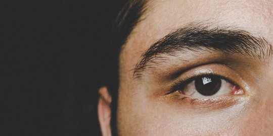 Gejala Sindrom Mata Kering, Ketahui Penyebab dan Cara Mengobatinya